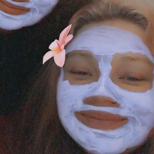 Meet your Posher, Becca